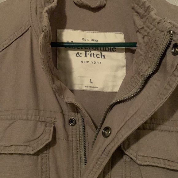 Abercrombie - Picture 3 of 6